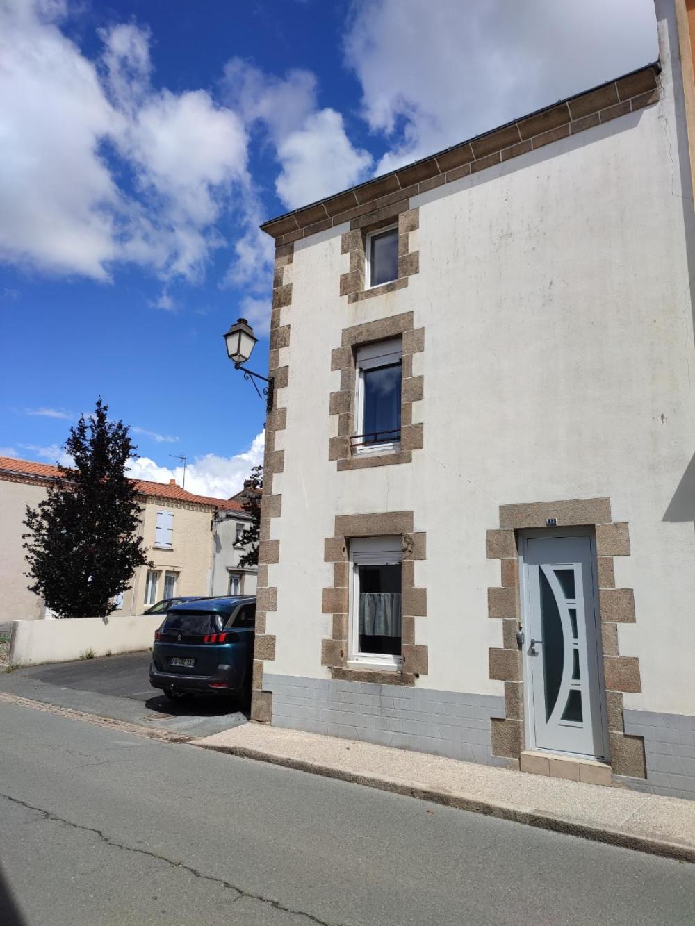 Apartamento Logis Des Chouans Les Landes-Genusson Exterior foto