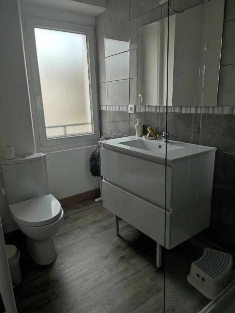Apartamento Logis Des Chouans Les Landes-Genusson Exterior foto