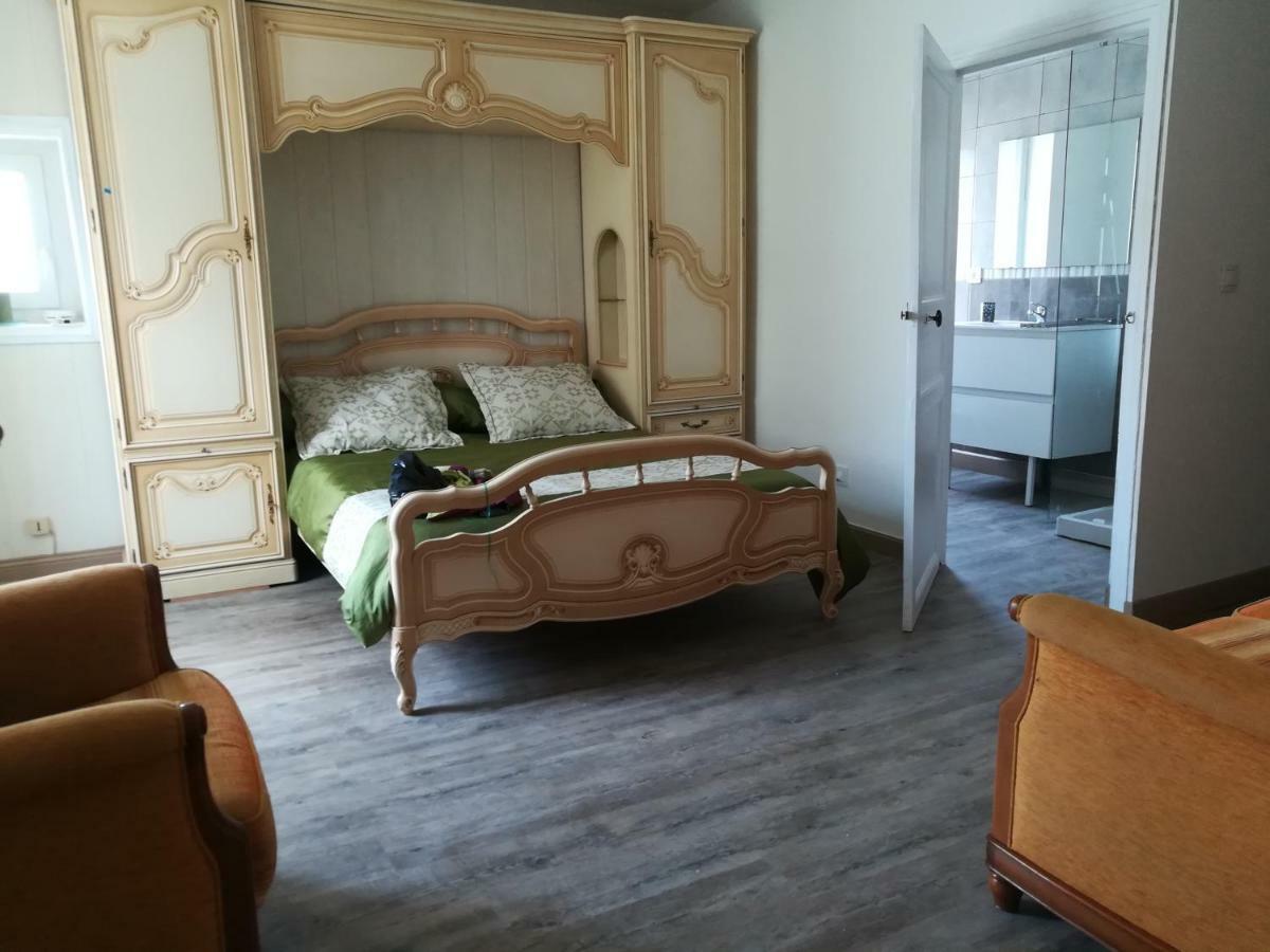 Apartamento Logis Des Chouans Les Landes-Genusson Exterior foto